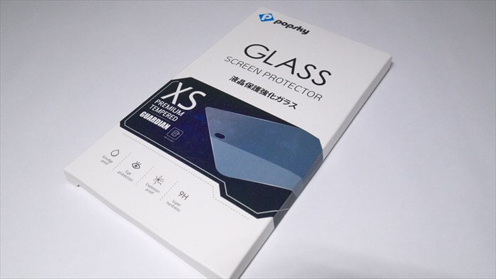 ZenFone 2 Laser用のガラスフィルムのパッケージ